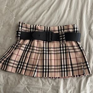 Burberry Beige Plaid Mini Skirt with Black Belt